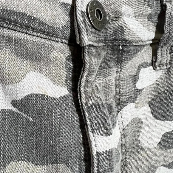 Style & Co Camoflauge Curvy Skinny Leg Jeans Size 10 Stretch Denim Gray Beige - Picture 6 of 7